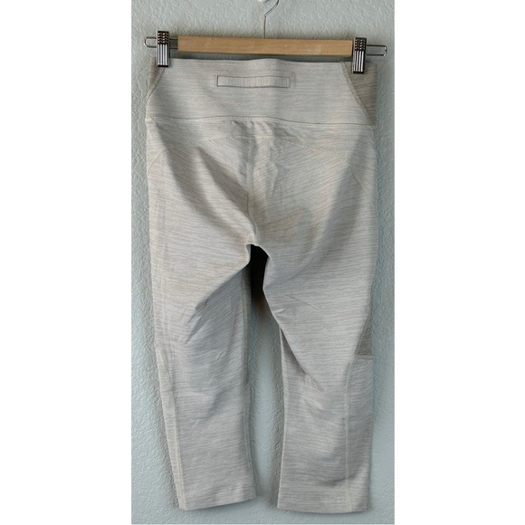 Outdoor Voices Coyote Atmosphere TechSweat Capri Pants, size Small - Picture 5 of 7
